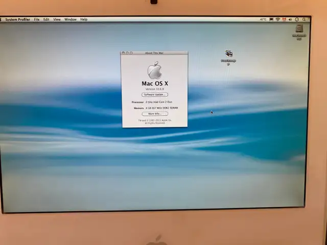 iMac 5,1  17in Intel Core 2 Duo  Processor Speed:	2 GHz in Desktop Computers in City of Montréal - Image 3
