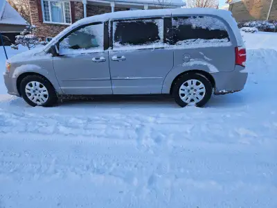 Dodge Grand Caravan 2014 – À vendre : 5 999 $ 242 123 km | Jamais accidentée | Full option Superbe D...