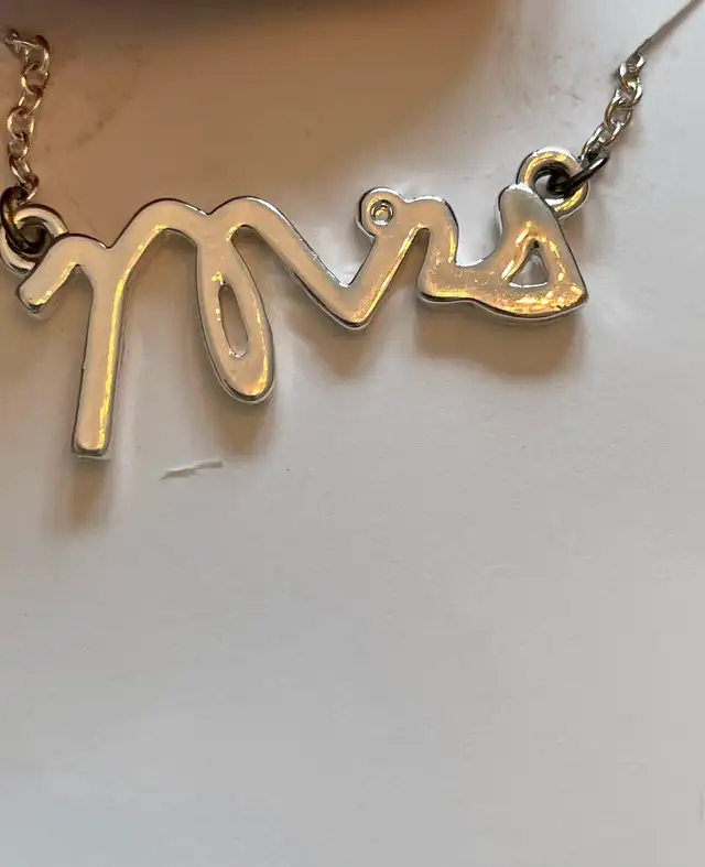 Mrs. Necklace in Jewellery & Watches in Calgary - Image 2