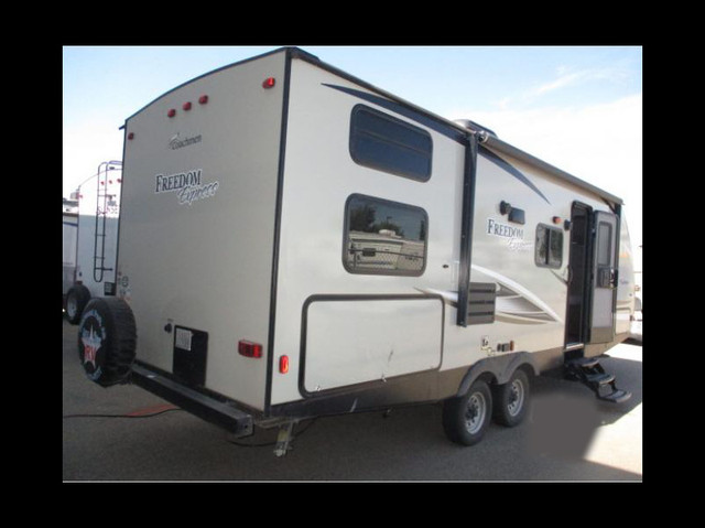 2017 Coachman Freedom Express 25SE trailer with 400 W solar in Travel Trailers & Campers in Edmonton - Image 2