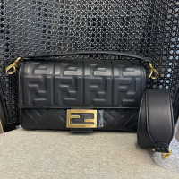 Fendi Roma Women Black Leather Shoulder Bag