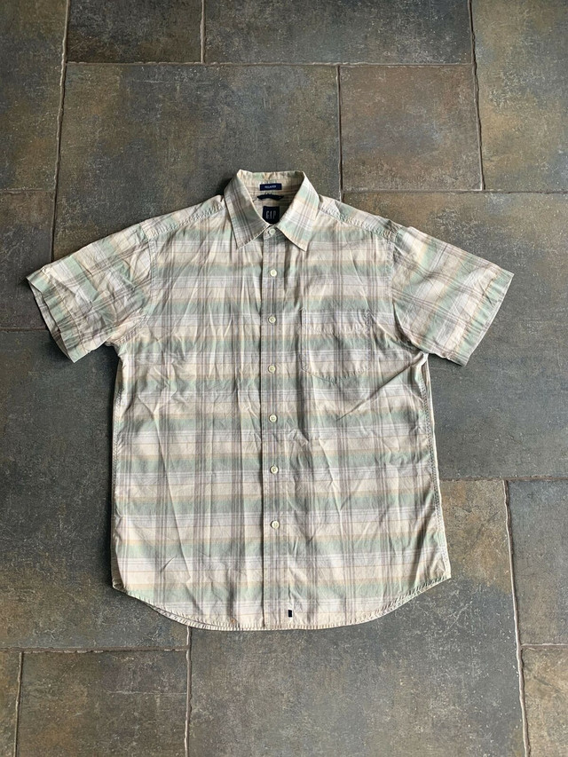 Mens Sz Small, Short Sleeved Button Up Shirts in Men's in Moncton - Image 4