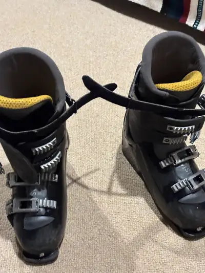 MENS SALOMON SKI BOOTS, View more