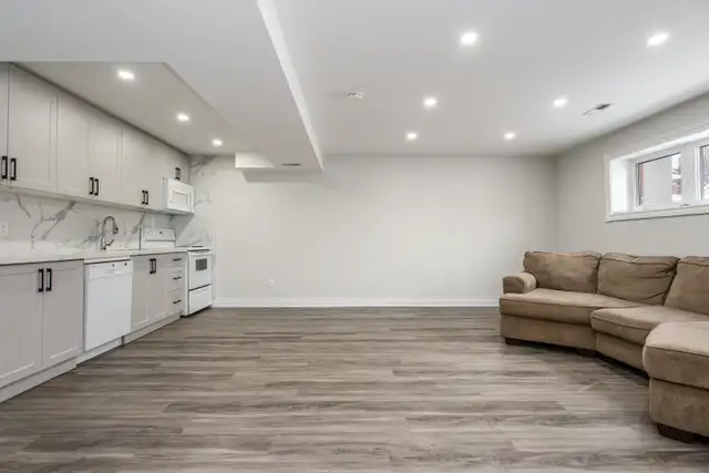 15 WESTCHESTER Place Unit #Lower, Kitchener in Long Term Rentals in Kitchener / Waterloo - Image 12