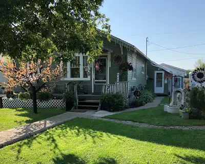 Looking for a space to bring your ideas to reality?! The opportunities are endless here. This unique...