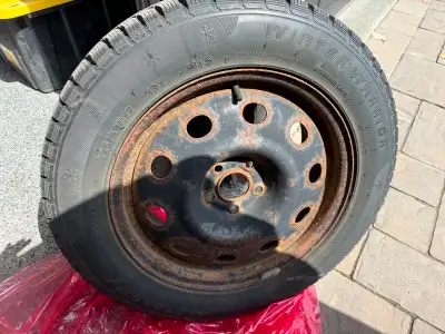 Came off of a 2017 Ford Escape. Comes with Tire Pressure Monitoring System (TPMS) sensors.