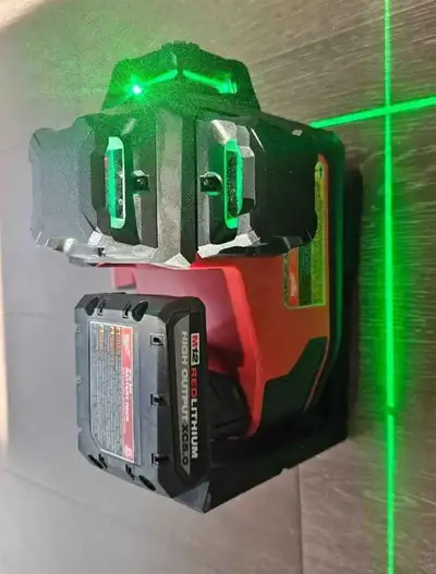 Milwaukee M12 Green 3Plane Laser Automatic alignment + Receiver, View more