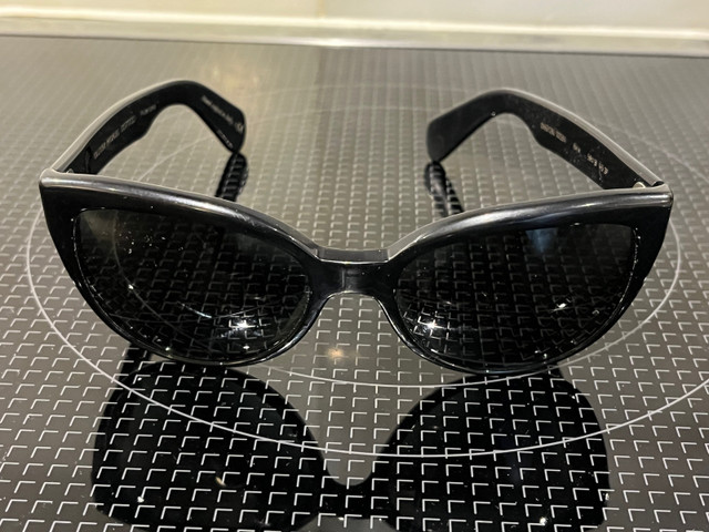 Oliver Peoples Abrie Plastic Polarized Cat-Eye Sunglasses, Black dans Santé et besoins spéciaux  à Ville de Montréal - Image 2