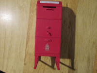 CANADA POST Mail Box Coin Bank Vintage Plastic Toy Canadian