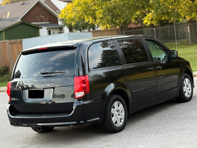 Mini-van Dodge Grand Caravan 2013 Black 7 Seater  in Cars & Trucks in City of Toronto - Image 4