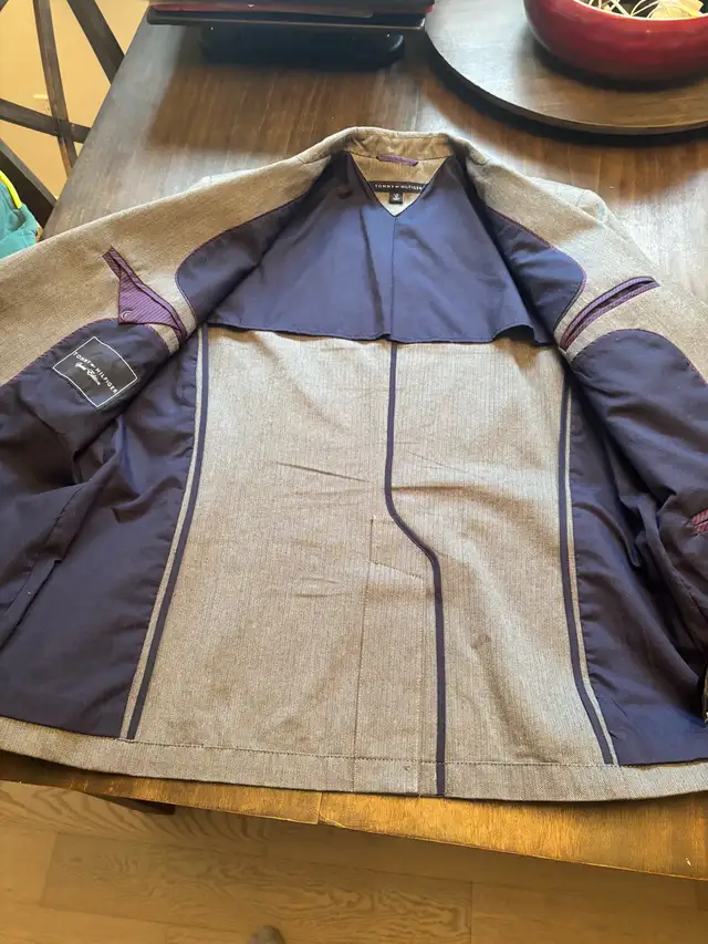 Tommy Hilfiger Men Jacket in Men's in West Island - Image 5