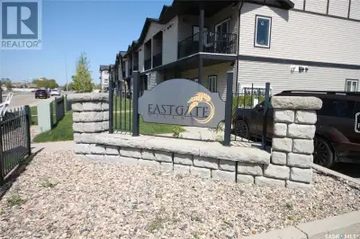 2.5 bedroom condo east regina