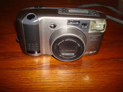Minolta 35mm film camera Freedom Zoom 140EX, point and shot, View more