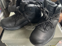 NEW Timberland Men's Waterproof Boots (size 8.5)