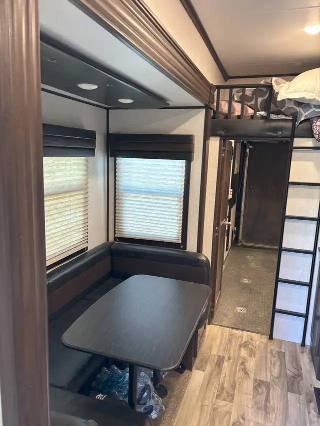 2019 - Jayco Talon 413T Toy Hauler – 3/4 Ton Towable + Drop Hitc in Travel Trailers & Campers in Edmonton - Image 13