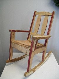 enfant petite chaise berçante antique en bois