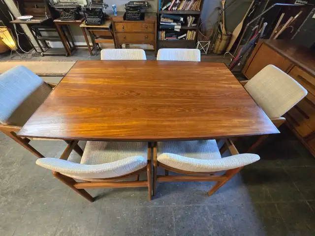 mid-century modern Danish teak dining set in Dining Tables & Sets in City of Toronto - Image 7