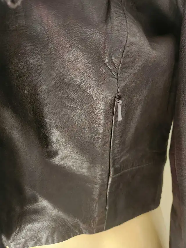 "MEMBERS ONLY" Women's  Leather  Jacket Size S in Women's - Tops & Outerwear in Markham / York Region - Image 5