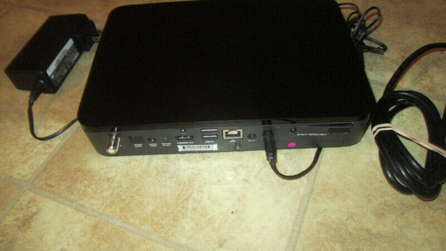 Tivo  Arris DCX 900/P68c/0332/1000   4K Set top box dans Accessoires pour télé et vidéo  à St. Catharines - Image 2