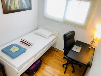 Room for rent / available now