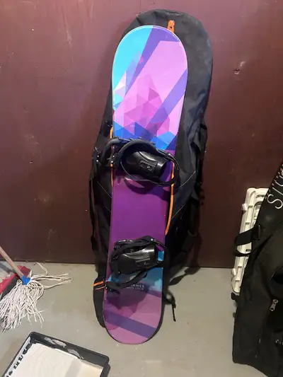 Kids snowboard Snowboard bag Snowboard adjustable helmet Snowboard boots size 6 Burton Snowboard boo...