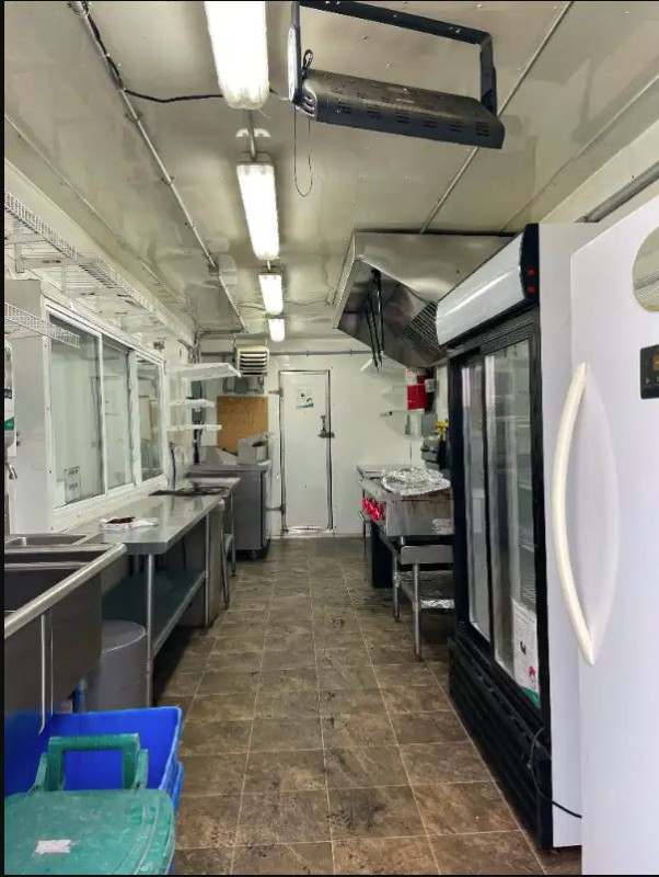2018 Food Trailer 28ft in Cargo & Utility Trailers in Kitchener / Waterloo - Image 3