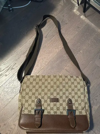 Men’s Gucci crossbody bag, View more