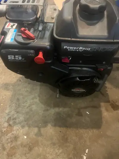 Selling a used Briggs & Stratton 8.5HP Powerbuilt Snow Series engine, perfect for your snowblower or...