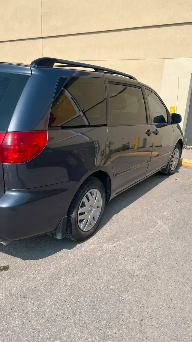 Toyota Sienna CE Van in Cars & Trucks in Winnipeg - Image 5