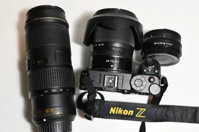 ニコンNIKKOR Z 24-200mm f/4-6.3 VR nikon z 24 200 in Cameras & Camcorders in Toronto (GTA