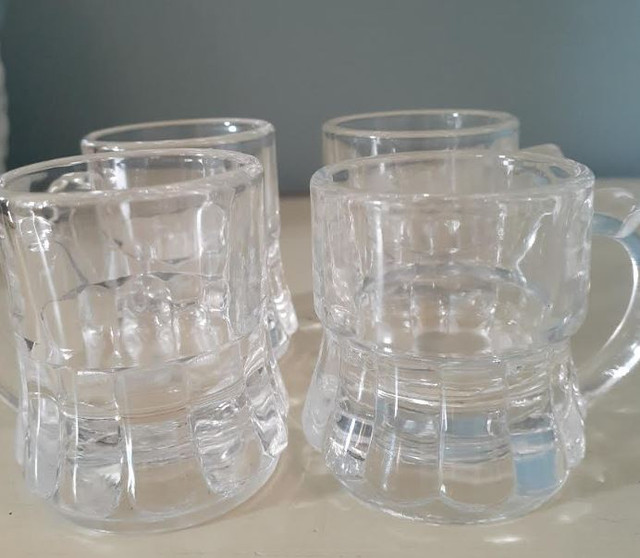 Vintage Federal Glass clear handled beer mug shape shot glasses in Arts & Collectibles in Markham / York Region - Image 2