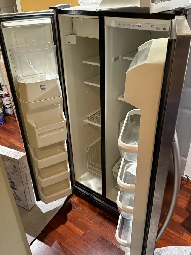 Kitchenaid fridge 25 CU FT510819675176980484
