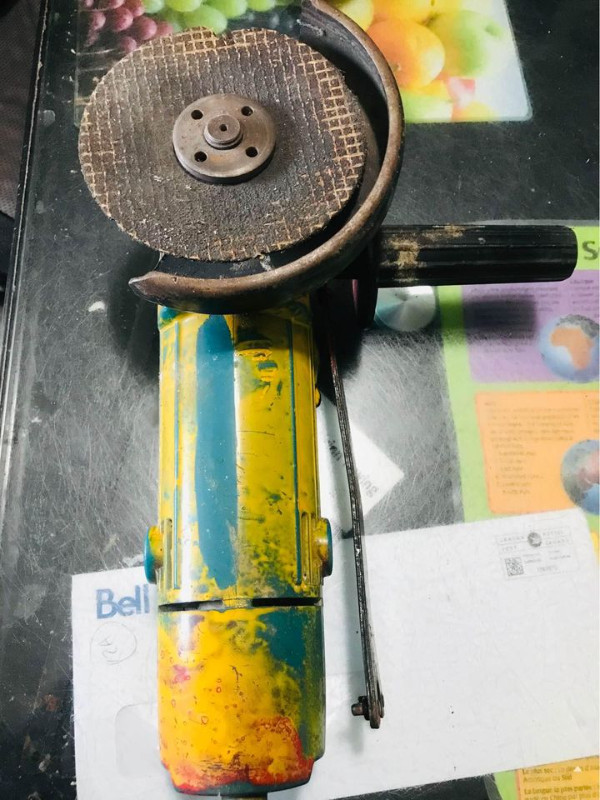 MAKITA 125mm DISC GRINDER 5.5 AMP MODEL 9505 BH in Power Tools in Hamilton