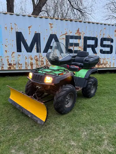 2003 Arctic Cat 500 4x4 atv! Comes with snow plow attachment, 2 up seat / storage box, windshield /...