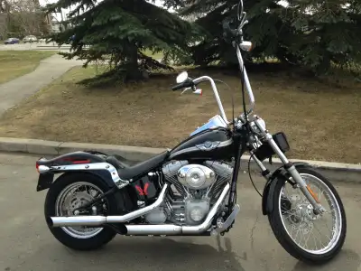 2003 100th Anniversary Edition Softail. Mint cond. Stage 1 Screaming Eagle kit. 14,000km. Fun bar bi...