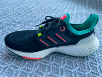 Adidas Ultra Boost 2022 Running Shoes - Size 8