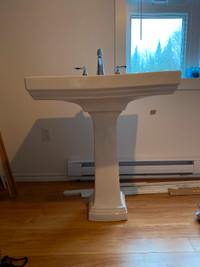 Pedestal Sink