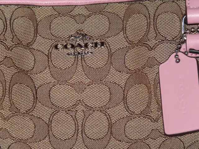 Coach Purse in Women's - Bags & Wallets in Sudbury - Image 2