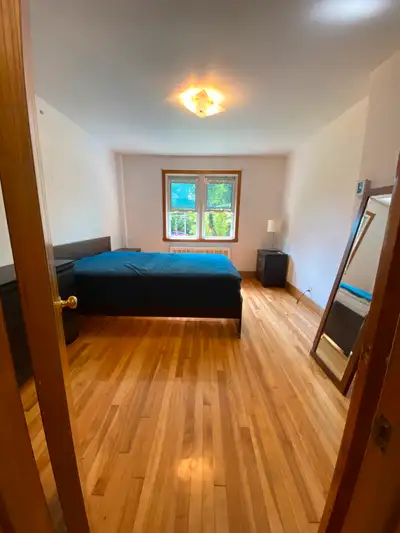 Grande Chambre à louer pour étudiants Métro Joliette