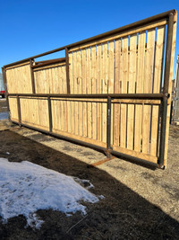 Windbreaks 24 foot freestanding 