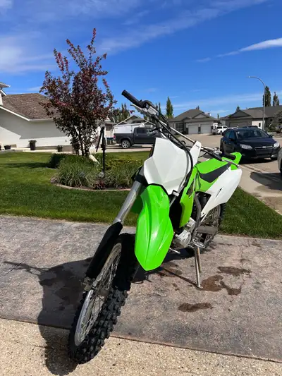 2020 KLX300R Runs like new -electric start -liquid cooled -new battery Few scratches and hand brake...