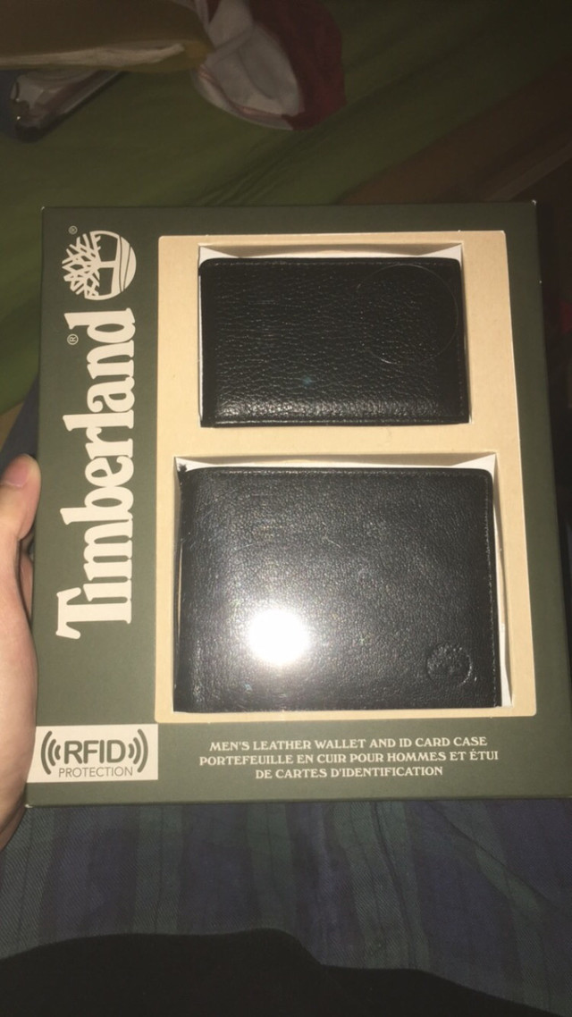 TimberLand Wallet for 30$ in Men's in City of Montréal