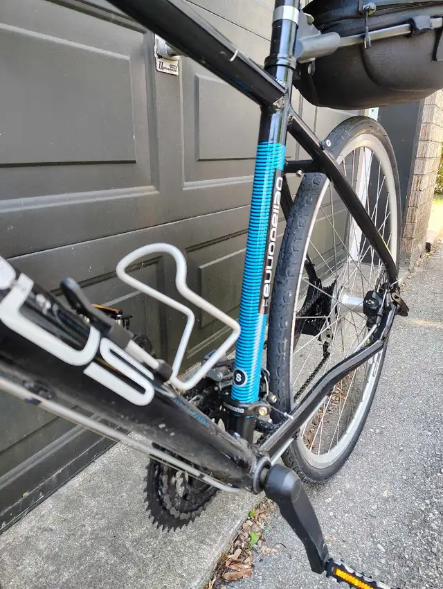vélo hybride  in Cruiser, Commuter & Hybrid in City of Montréal - Image 5