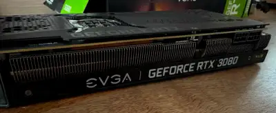 Je vends ma carte graphique EVGA GeForce RTX 3080 XC3 ULTRA (modèle 10 Go GDDR6X) en parfait état. L...