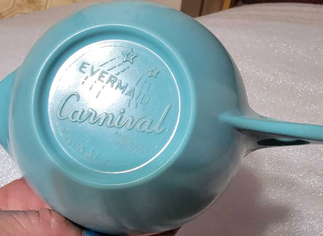 Rare Evermaid Carnival melamine creamer and sugar bowl with lid in Kitchen & Dining Wares in Hamilton - Image 2