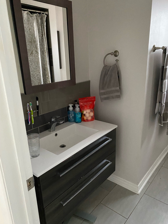Room for rent 950 inclusive  in Room Rentals & Roommates in Barrie