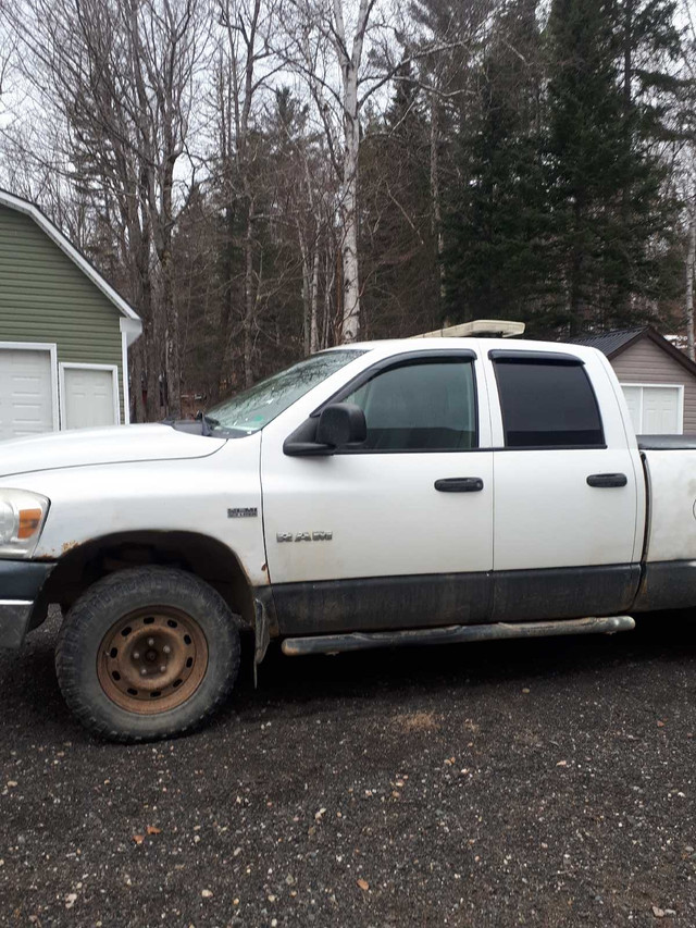 2008 dodge ram 4x4  in Cars & Trucks in Fredericton - Image 4