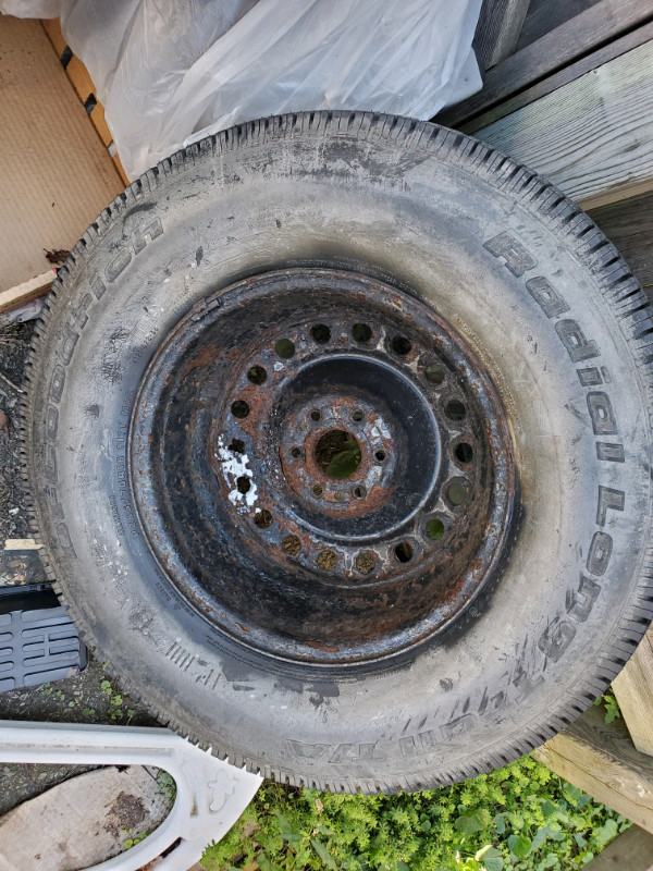 ONE TIRE TREAD IS NEW. WAS A SPARE P265/70/R16 in Tires & Rims in Ottawa - Image 3