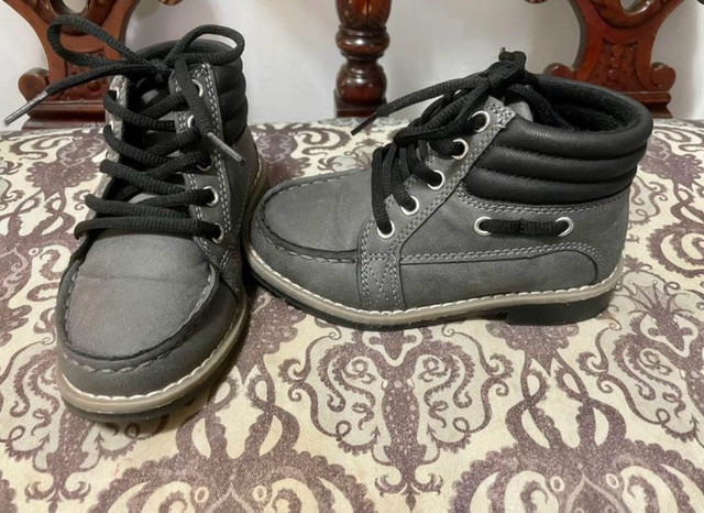 Toddler Boys Children’s Place Boots.  Size 10 in Other in City of Toronto - Image 3