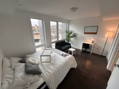 Master Room for rent by Yorkdale Subway Station North York